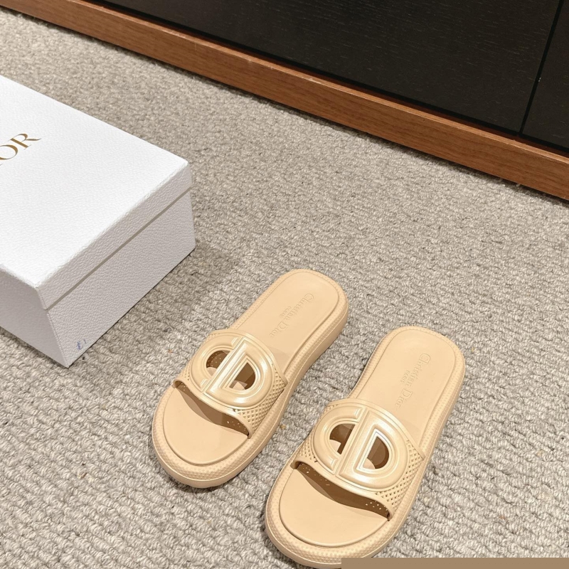 ch**an D*or slippers